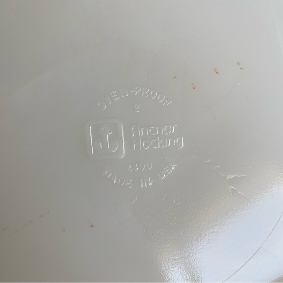 Vintage 15” Anchor Hocking USA milk glass gold trimmed serving platter plate - Picture 4 of 4